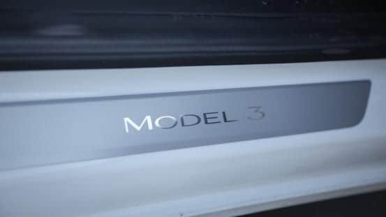EV网：让消费者等待三年，特斯拉Model 3究竟有何魅力？