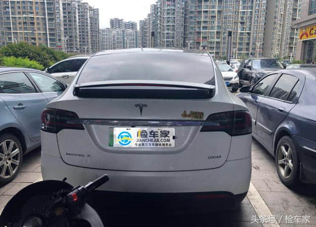 100多万买台特斯拉Model X，朋友：没充电桩只能折价出售！