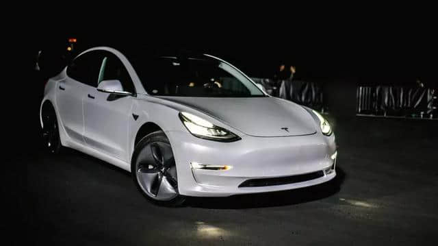 特斯拉官宣全系降价，Model 3比一周前便宜了10万块