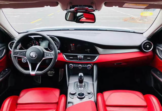 视驾丨伟大的复兴——Alfa Romeo Giulia