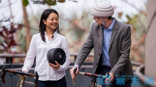 范客生活新发现：优雅骑车上班族必备：Fuga折叠式骑行头盔