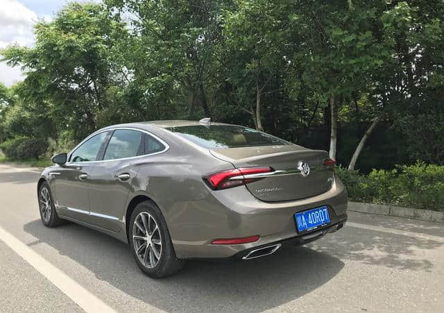 试驾别克君越后说说：裸车27万元，买这台5米长的车，值么？