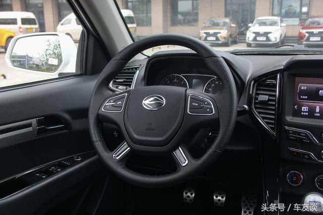 陆风5座式硬派SUV陆风X8上市，售11.99万起，汽柴油两种版本