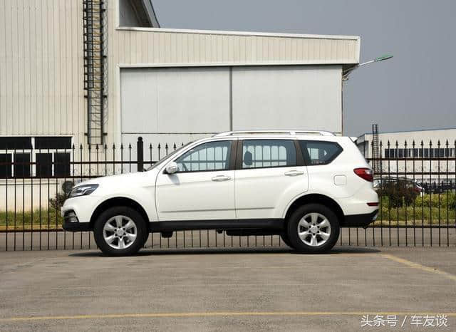 陆风5座式硬派SUV陆风X8上市，售11.99万起，汽柴油两种版本