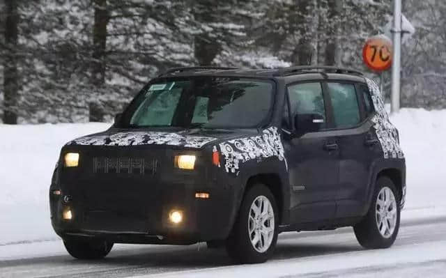 Jeep新款自由侠推出混合动力车型，年内正式发布