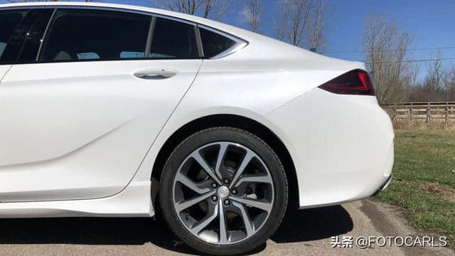 2019款全新别克君威GS实拍，3.6L V6配9AT，有几分锐志的意思？