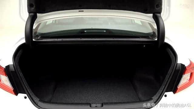 2018款广本雅阁1.5T舒适版：它可谓是最受消费者欢迎的中型车之一