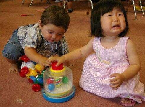 为什么新玩具要让孩子自己亲手拆包装？心理学解释让人眼前一亮