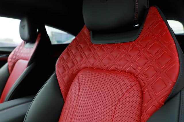 试驾全新宾利欧陆GT 黑科技加持更奢华舒适，更迅猛凌厉