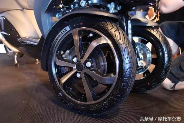 售价11.68万，标致首款进口倒三轮踏板Metropolis RXR正式发布！
