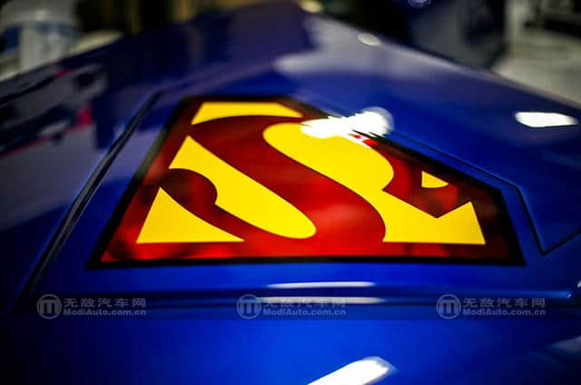 超人红蓝涂装风格起亚K5拯救地球