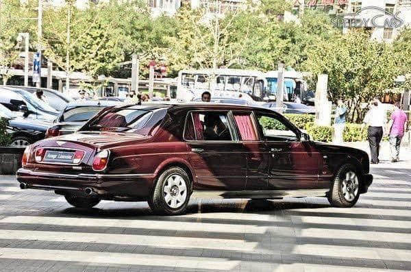 北京城唯一的宾利，车主还是个明星，购置税够买个奔驰