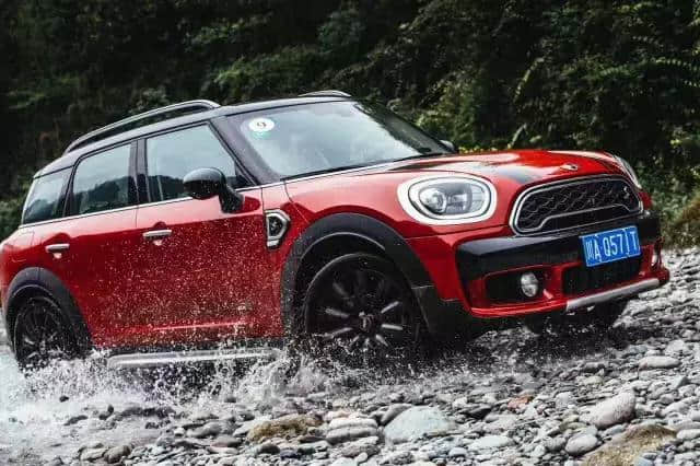 短测全新一代MINI COUNTRYMAN：很硬，非诚勿扰