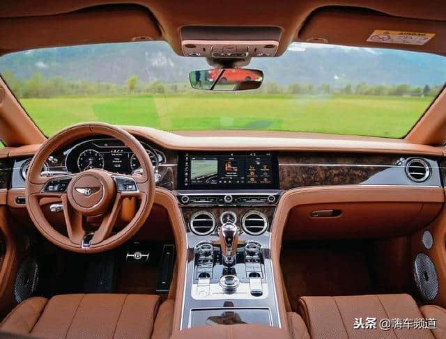 宾利欧陆GT，售价高达300万，超奢华内饰，搭载W12 6.0T发动机