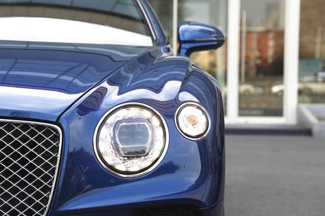 酷Car｜奢华与运动的完美结合体，店内实拍宾利欧陆GT