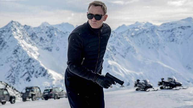 007幽灵党电影中的路虎卫士要开卖了，预计价格190万人民币起售