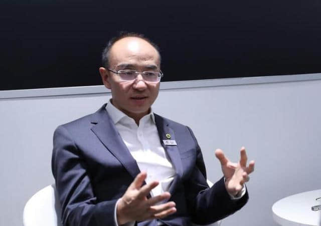 对话路特斯集团全球CEO冯擎峰：吉利如何打造中国的“保时捷”