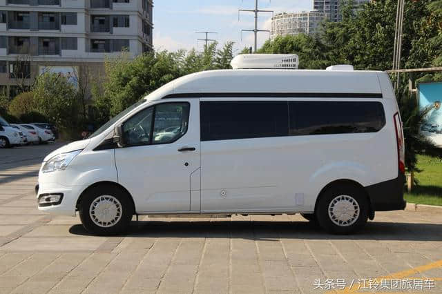 江铃福特新全顺V362旅居车上市，小空间也有大舒适，您的品质之选！