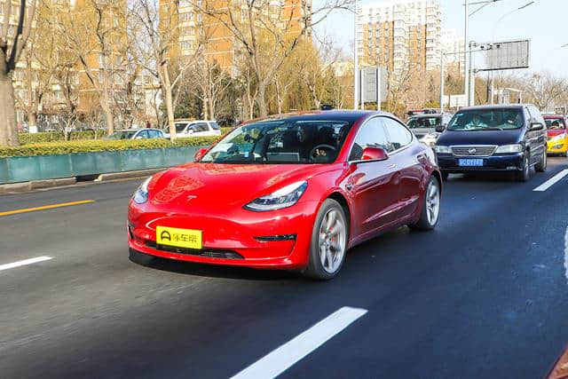 0%电量还能跑近20公里，特斯拉Model 3 14小时续航充电测试