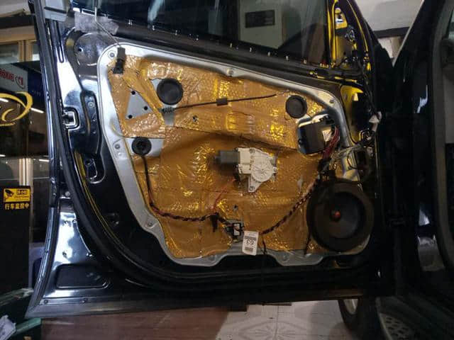 汕头车主主动发表的改装案例《奔驰ML350汽车音响升级改装记》