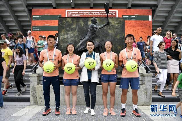 网球——罗兰·加洛斯里的另一抹“中国红”