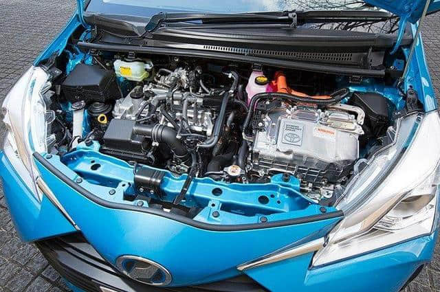 百公里油耗2.9升的高颜值混动小车丰田最新威驰解析