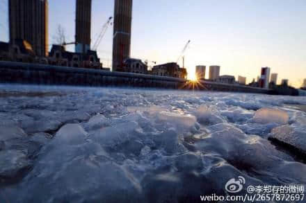 大连旅游点评——东港再现冰瀑景观