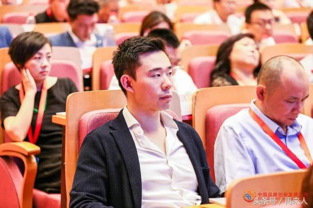 再来人荣膺“2018中国教育行业领导品牌”！
