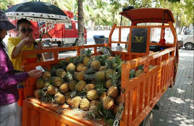 我们这的菠萝0.6元一斤，你们那多少钱？