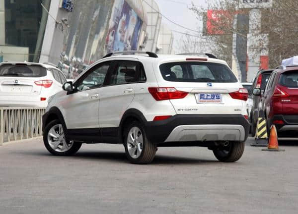 以面包车技术造SUV?曝昌河Q25配置参数，售5.59万起!