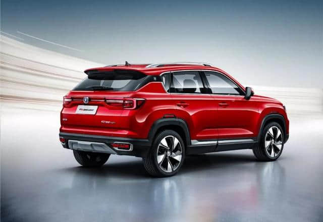 会社交的互联SUV——长安CS35 Plus上市，售价6.99万元起