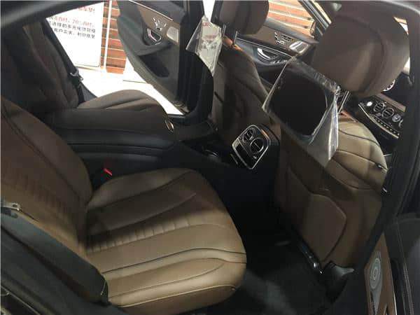 奢华到了天际！2019款奔驰迈巴赫S560 超大后排空间超酷科技享受