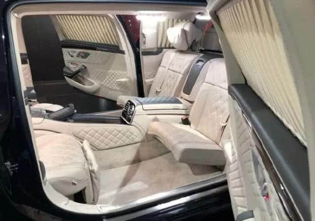 富豪专用座驾迈巴赫S680Pullman，售价超过千万，全球限量30台