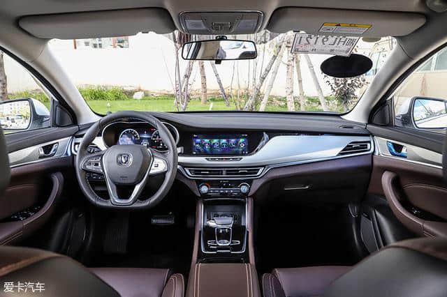 长安逸动EV460正式上市 售价11.79万元