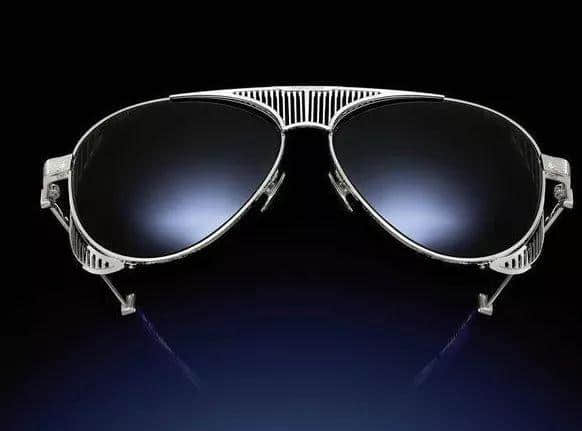 劳斯莱斯的伞10万一把，迈巴赫赠的眼镜可以买奔驰，贫穷限制想象
