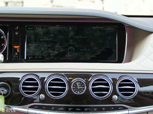 迈巴赫S500成都车展上市 售219.8万元