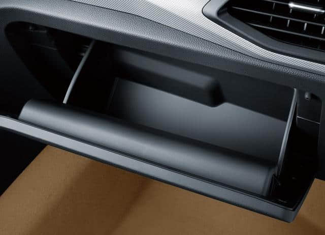 “神车”新款五菱宏光S不日上市，搬个小板凳静看它的表现！