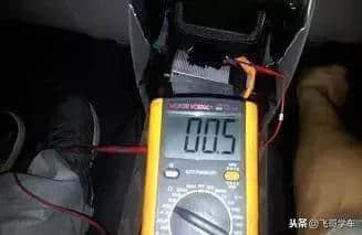 【汽修案例】迈腾B7L发电机怠速时不发电，发电机指示灯点亮