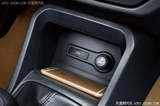 全新五菱宏光S上市 售5.28-5.58万元