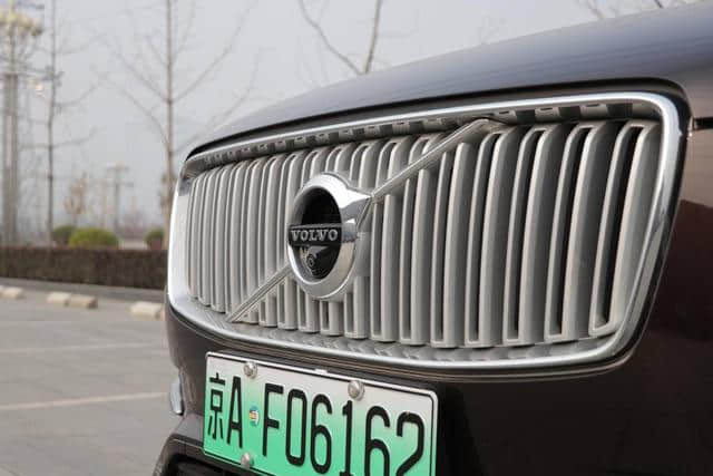 解锁新能源车的“新玩法”，试驾沃尔沃XC90 T8