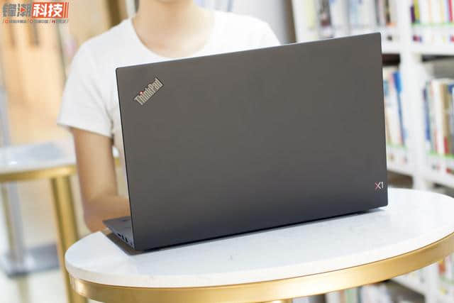 ThinkPad X1 隐士 评测：西装革履下的精英人士