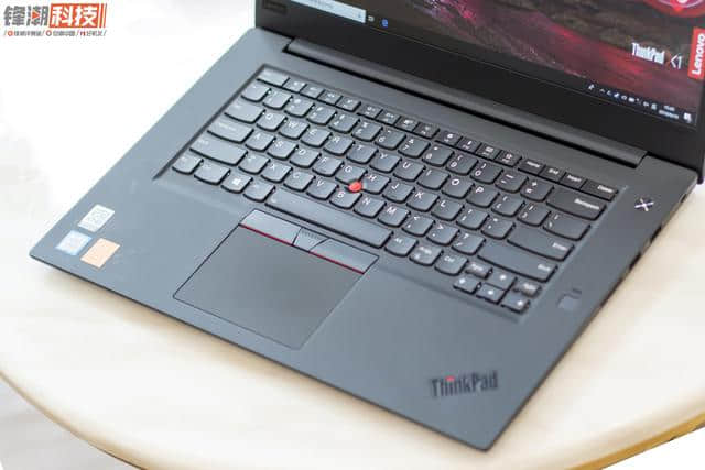 ThinkPad X1 隐士 评测：西装革履下的精英人士