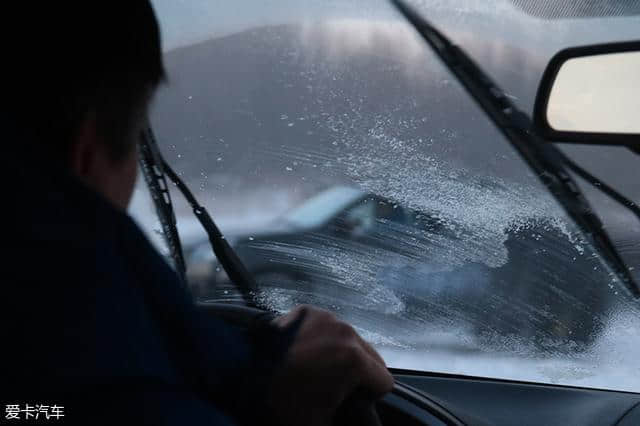 从五十铃D-MAX冰雪试驾中学会冬季用车