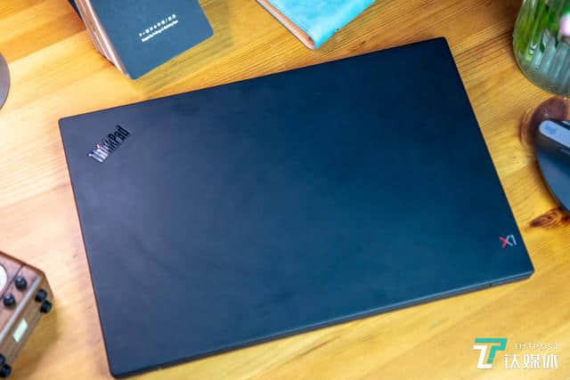 X1系列最强配置，体验专为设计师人群打造ThinkPad X1隐士｜钛极客