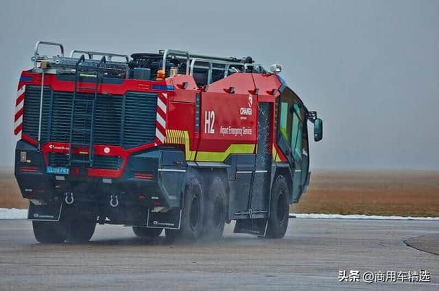 终极烈火战车 双发动机、1400马力！卢森堡亚美洲豹机场消防车