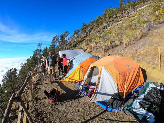 背着TATONKA Yukon登山背包，出发去中美洲的火山徒步旅行