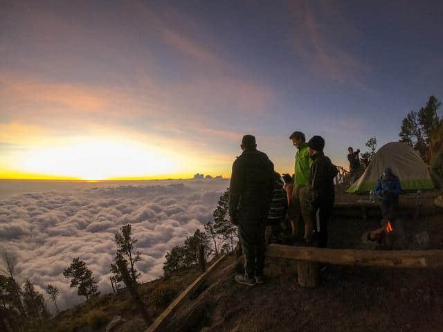 背着TATONKA Yukon登山背包，出发去中美洲的火山徒步旅行