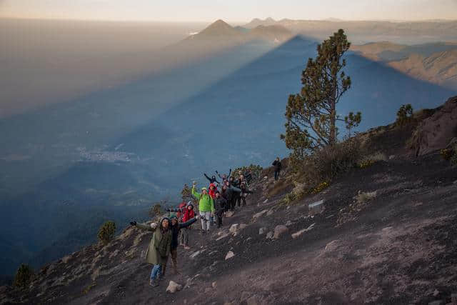 背着TATONKA Yukon登山背包，出发去中美洲的火山徒步旅行