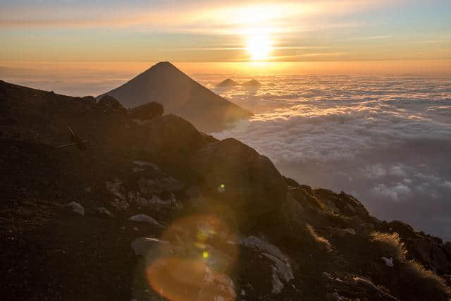 背着TATONKA Yukon登山背包，出发去中美洲的火山徒步旅行