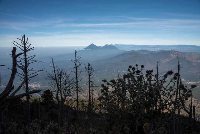 背着TATONKA Yukon登山背包，出发去中美洲的火山徒步旅行